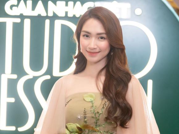 ca sĩ Hòa Minzy, sao Việt