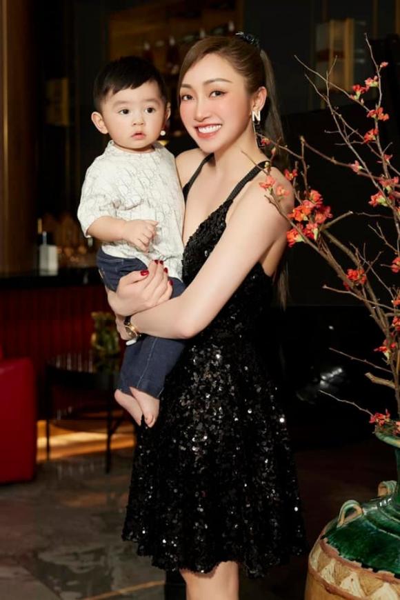 con trai chi bảo, chi bảo, sao việt