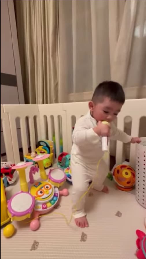 con trai chi bảo, chi bảo, sao việt