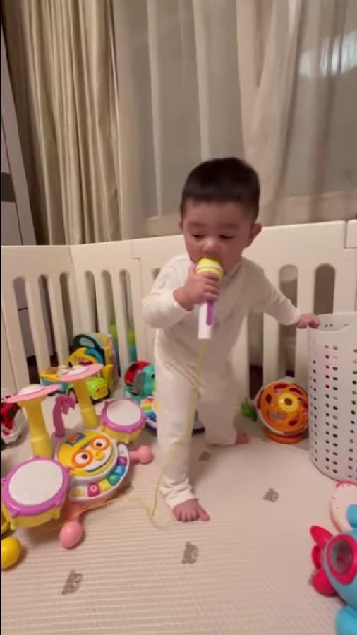 con trai chi bảo, chi bảo, sao việt