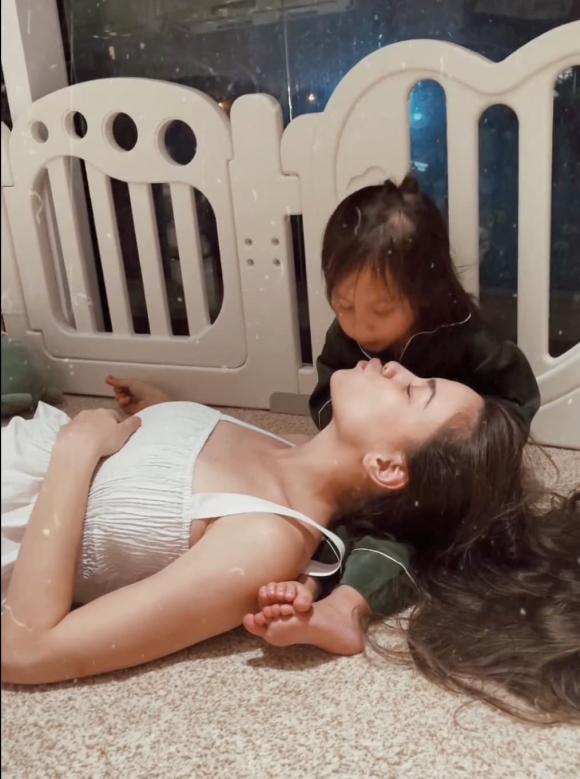 ca sĩ Hồ Ngọc Hà, sao việt, diễn viên Kim Lý, cặp sinh đôi của Hà Hồ