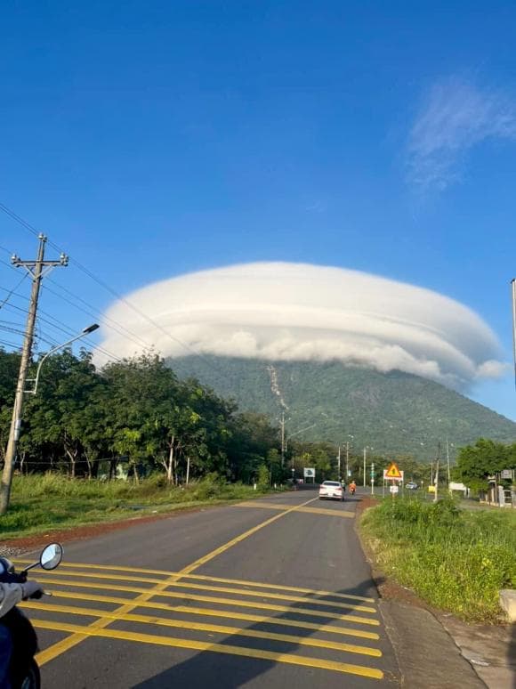 Bà Đen, quầng sáng ở núi Bà Đen, hiện tượng lạ ở núi Bà Đen