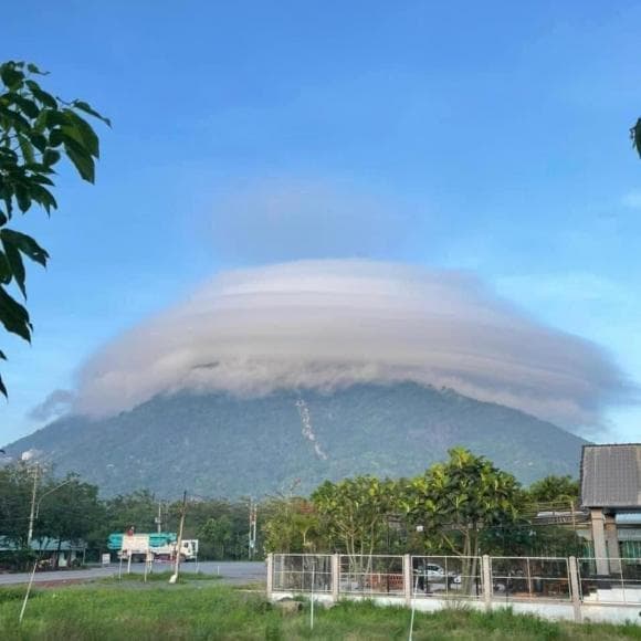 Bà Đen, quầng sáng ở núi Bà Đen, hiện tượng lạ ở núi Bà Đen