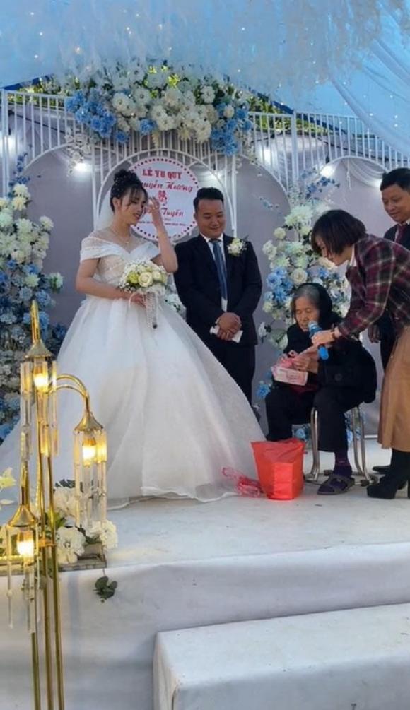 của hồi môn, bà tặng cháu vàng, đám cưới