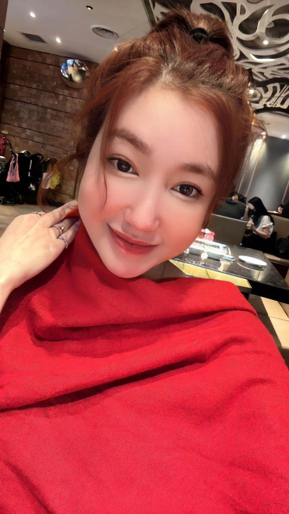 ,hotgirl Elly Trần,ca sĩ Elly Trần, sao Việt