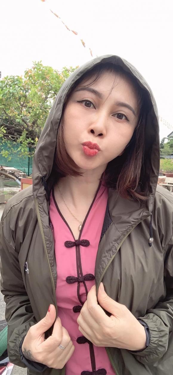 Hoa hậu Thùy Tiên, mẹ của Hoa hậu Thùy Tiên, sao Việt, Quang Linh Vlog