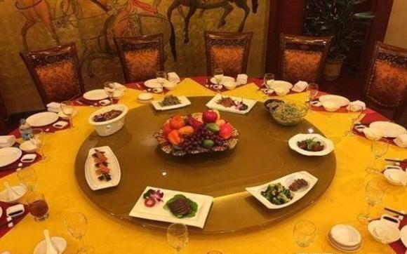 tiệc tối, đồng nghiệp xấu, những đồng nghiệp không nên kết thân