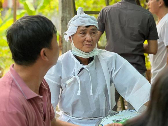 Con trai của cố nghệ sĩ Thiên Kim nói về lí do không đón mẹ về nhà và sự gắn kết giữa mẹ mình và các con ruột.