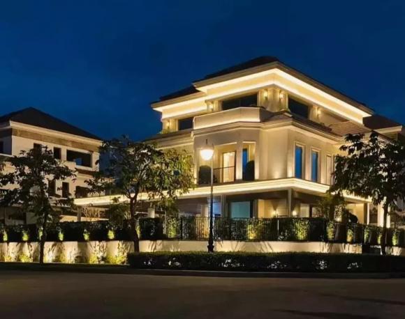 ca sĩ Lệ Quyên, chồng cũ của Lệ Quyên, sao Việt