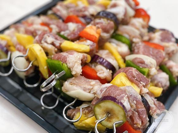 thịt nướng, thịt nướng bằng nồi chiên không dầu, thịt xiên củ quả
