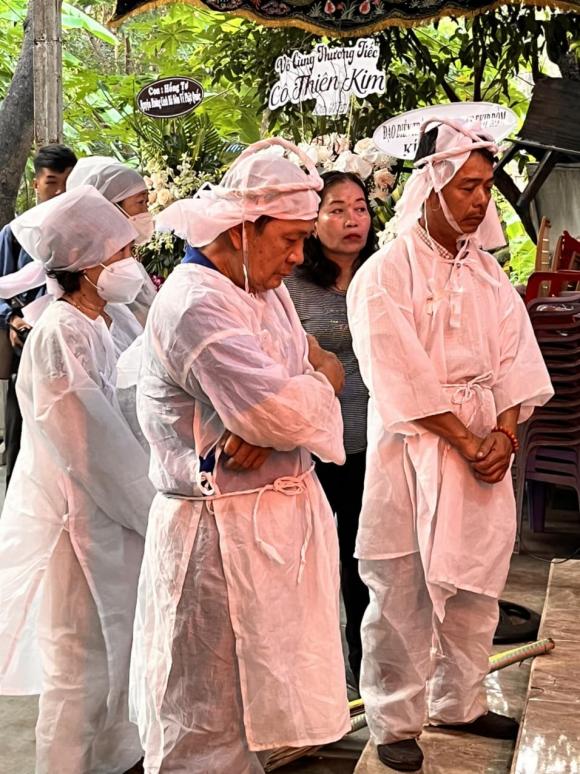 nghệ sĩ Thiên Kim, sao Việt, lễ an táng