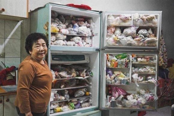 tủ lạnh, tủ lạnh chứa đầy đồ ăn, đồ đông lạnh