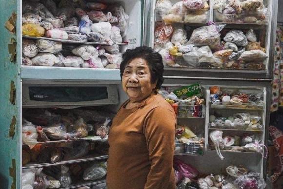 tủ lạnh, tủ lạnh chứa đầy đồ ăn, đồ đông lạnh