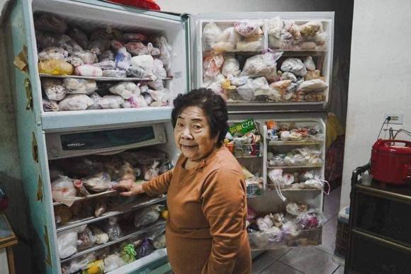 tủ lạnh, tủ lạnh chứa đầy đồ ăn, đồ đông lạnh