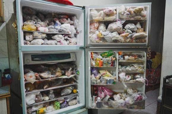 tủ lạnh, tủ lạnh chứa đầy đồ ăn, đồ đông lạnh