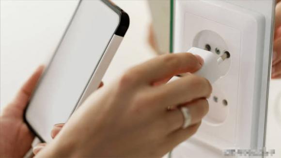 điện thoại di động, sạc pin