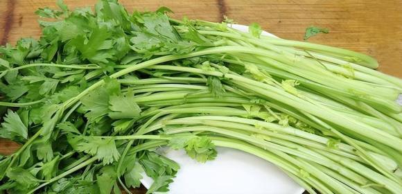 lá cần tây, cần tây