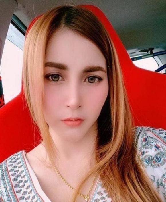 em bé xinh, bé gái xinh, bé 3 tuổi xinh như búp bê