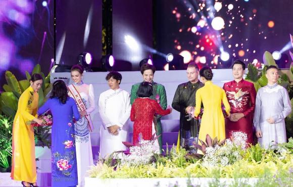 330261931_146066968348779_4326131829833702708_n.jpg 0 Đoàn Minh Tài, Đại sứ áo dài 2023, NTK Sỹ Hoàng, Tuần lễ áo dài 2023