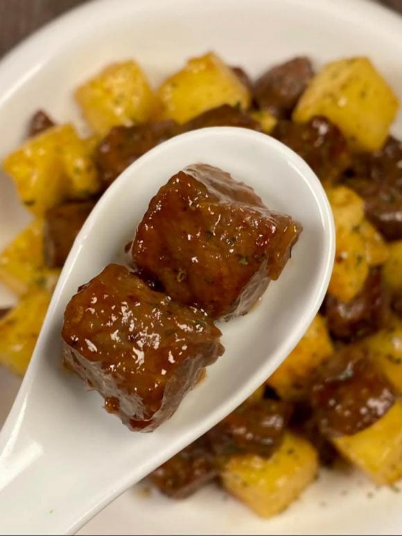 bò dứa sốt tiêu đen, món ngon từ thịt bò, công thức bò dứa sốt tiêu đen