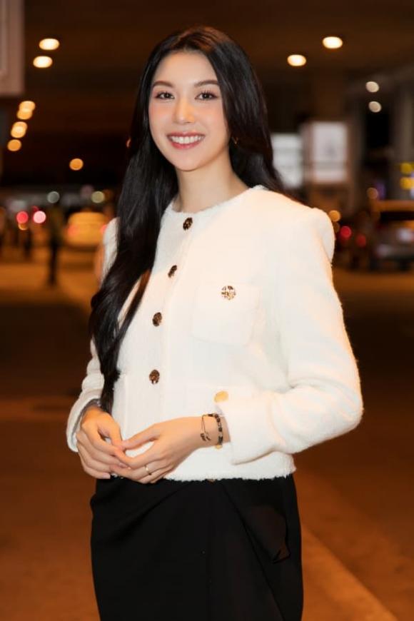 á hậu Thúy Vân, siêu mẫu Shiho Yano, sao việt