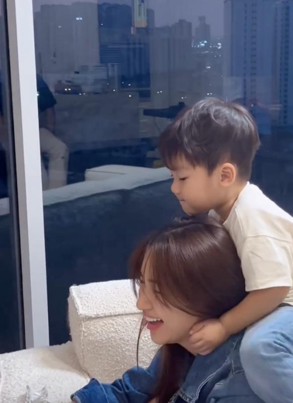 ca sĩ Hòa Minzy, con trai Hòa Minzy, sao Việt
