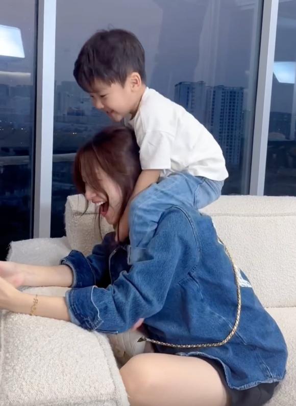 ca sĩ Hòa Minzy, con trai Hòa Minzy, sao Việt