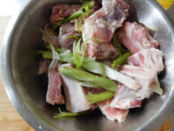 sườn chiên tỏi, công thức sườn chiên tỏi, món ngon từ sườn