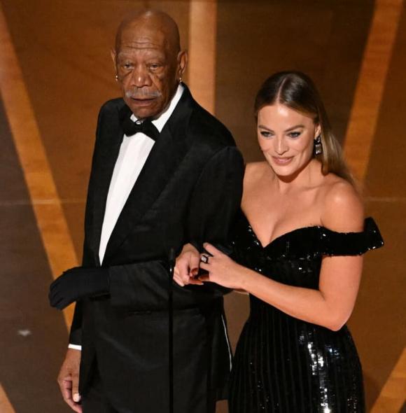 Margot Robbie, liệt tay, Oscar 2023