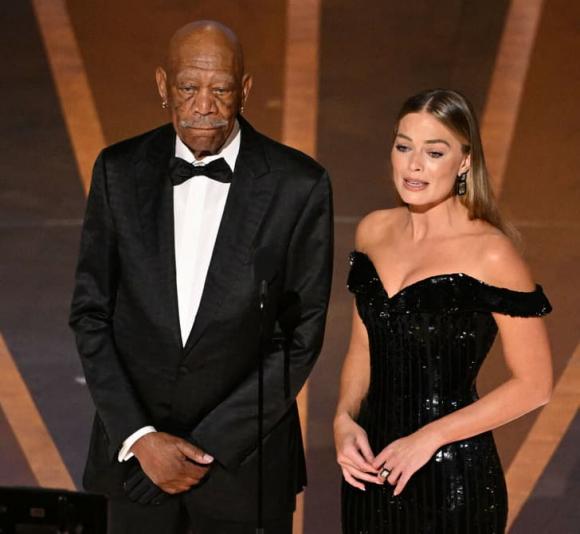 Margot Robbie, liệt tay, Oscar 2023