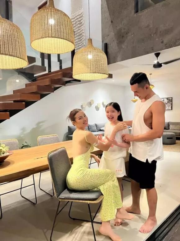 bi-bo-duong-ly-binh-treu-giong-22co-gai-