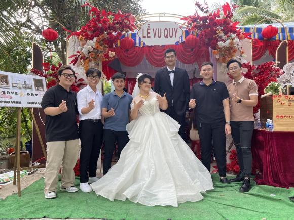 cầu thủ Nguyễn Huỳnh Phú Vinh, đám cưới cầu thủ Nguyễn Huỳnh Phú Vinh, đám cưới đũa lệch