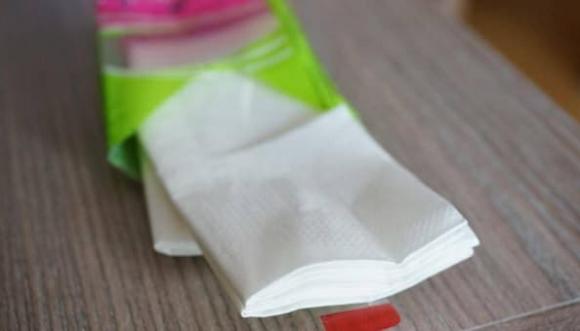 Đừng vội vứt đầu vòi hoa sen bị tắc, cách làm sạch đầu vòi hoa sen, vòi hoa sen