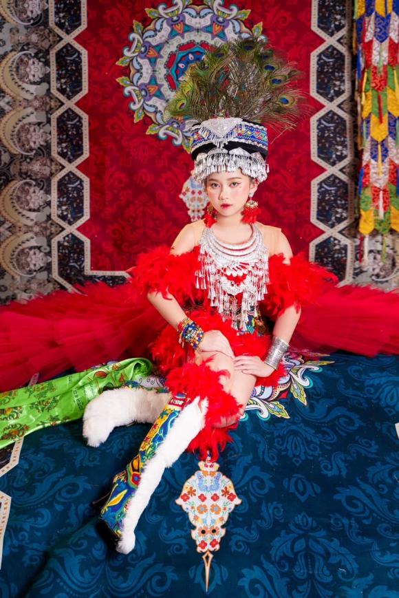 NTK Ruby Trần, BST sắc màu