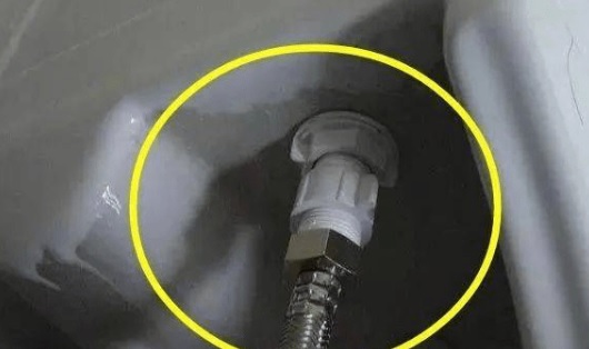 cách phòng chống mùi hôi bồn cầu, bồn cầu có mùi hôi, cách vệ sinh bồn cầu