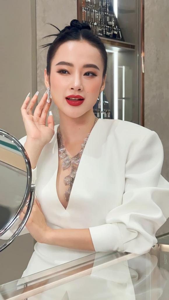 diễn viên Angela Phương Trinh, sao Việt
