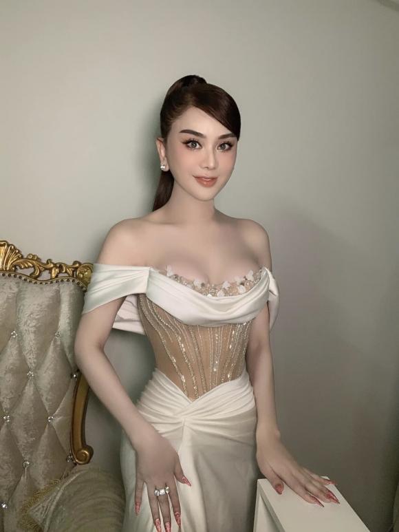 ca sĩ Lâm Khánh Chi, sao Việt