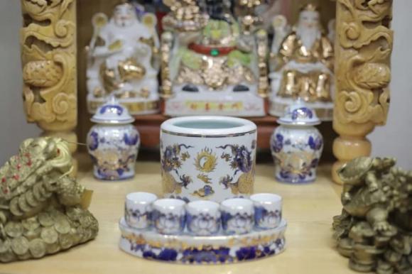 bát hương, bát hương trên bàn thờ, dọn bát hương