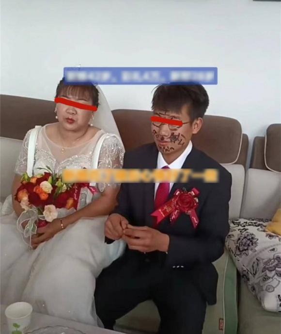chàng trai 28 tuổi cưới phụ nữ 42 tuổi, lấy vợ già, vợ chồng đũa lệch