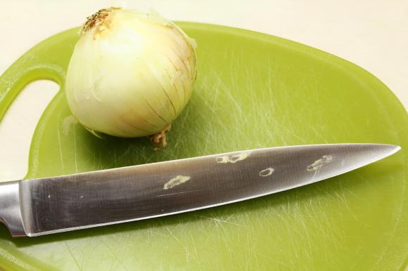 dao bị gỉ sét, dao bị cùn, mẹo tẩy dao gỉ sét