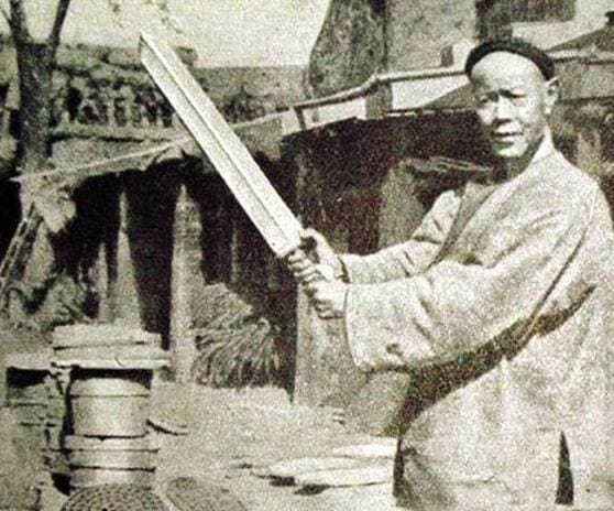xử tử, chặt đầu, tiêm thuốc, xử bắn