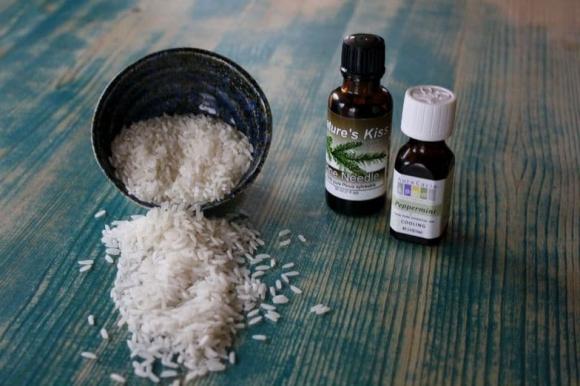 để gạo trong tủ quần áo, tác dụng của gạo, tủ quần áo