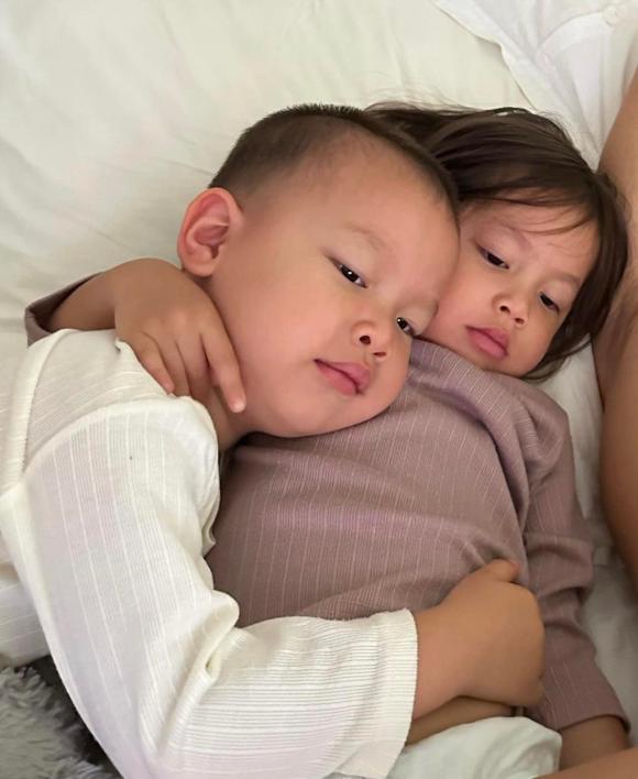 nữ ca sĩ hồ ngọc hà,ca sĩ Hồ Ngọc Hà,diễn viên Kim Lý, sao Việt cặp song sinh của Hà Hồ