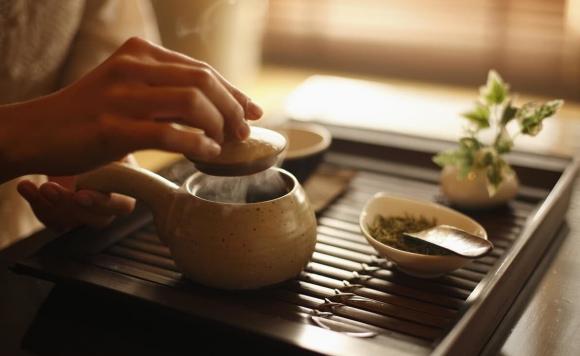 cổ nhân, người xưa, người xưa dạy, trà đầy, rượu đầy