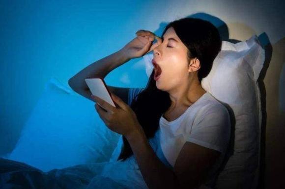 thức khuya, đi ngủ, sức khoẻ