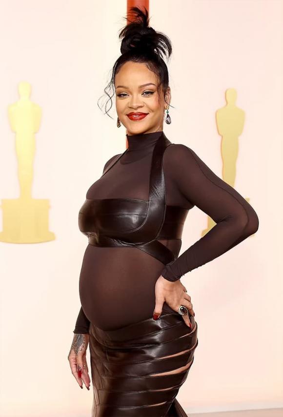Rihanna, Rihanna mua nhà, Rihanna mang thai con thứ hai