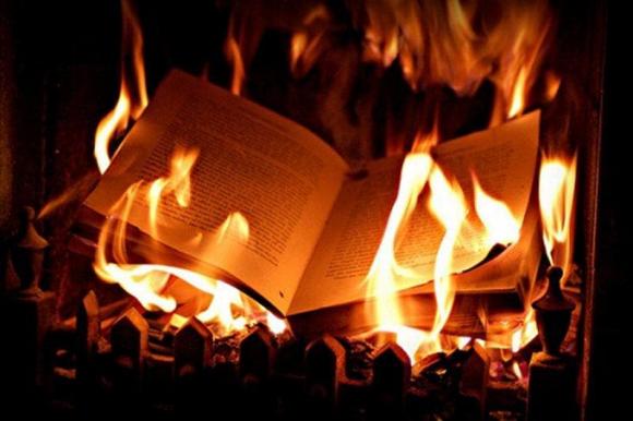 dọn nhà, đốt đồ , phong thủy, đồ không nên đốt trong nhà