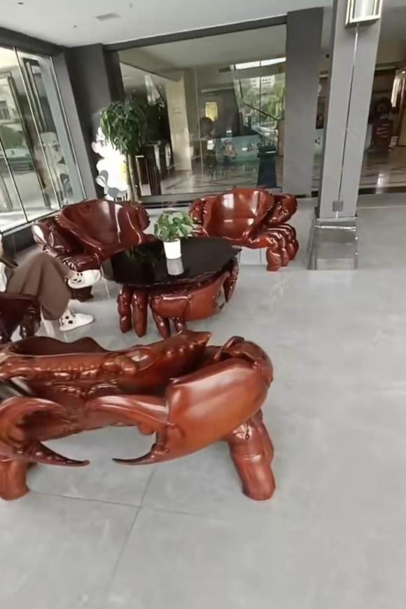 bộ ghế gỗ độc đáo, bộ ghế gỗ hình con cua, ghế gỗ