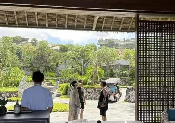 Hà Siêu Liên và nam diễn viên Đậu Kiêu, sao kết hôn, sao hoa ngữ