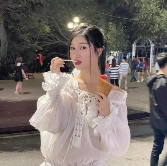 á hậu Phương Nhi, sao Việt